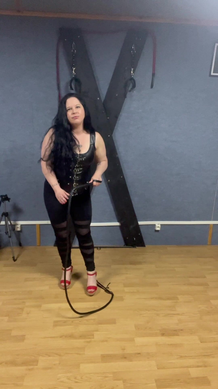 Maitresse Clara: ミストレス・クララと彼女の鞭