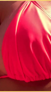 Ma Femme Est Sexy Dans Ce Bikini Rose