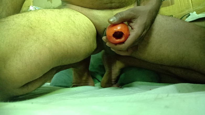 siyasingerporn: Quand ma bite s’est levée, j’ai baisé la tomate