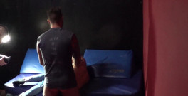 Crunch French bareback porn: Backstage dengan Valentino Sisto Dipergunakan mentah oleh Martin Mazza