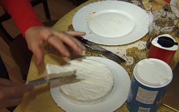 Filles Francaises: Francuska babcia ma ssie kutasa przy obiedzie