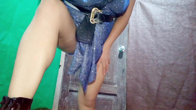 Goky: Aku menggoda abang tiriku yang sudah menikah dengan mengirim video...