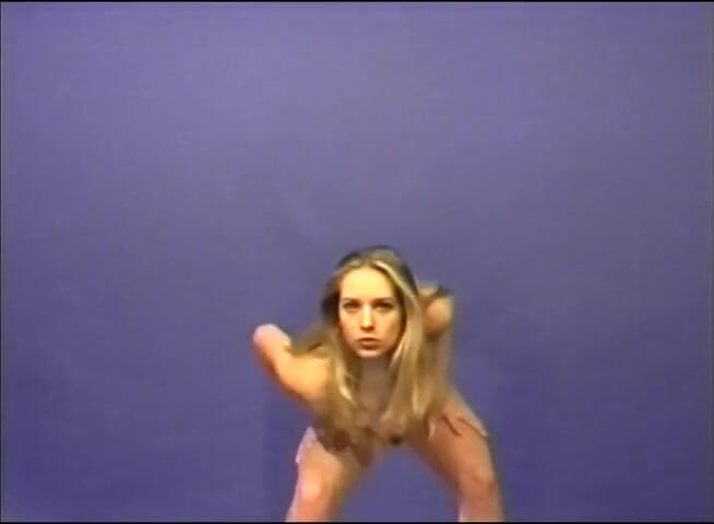 Flash Model Amateurs: Ella disfruta bailando