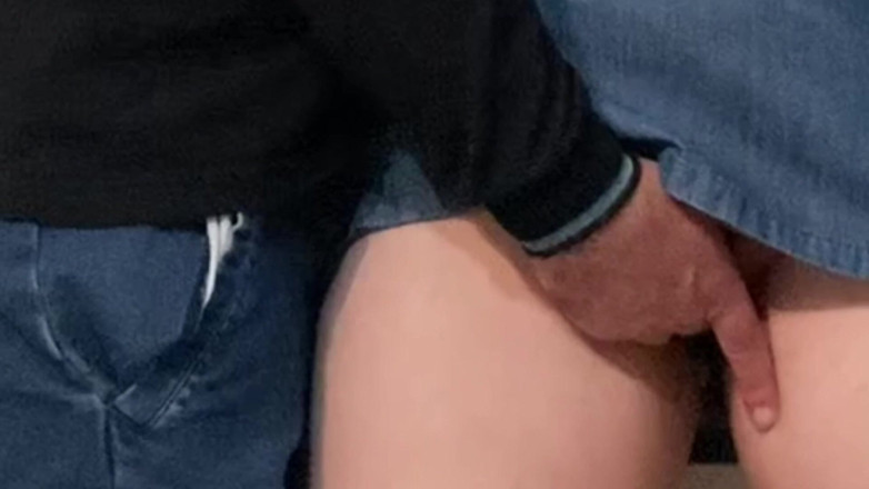 Niki studio: Uau!! Mâna unui străin pervers în chiloții mei sexy
