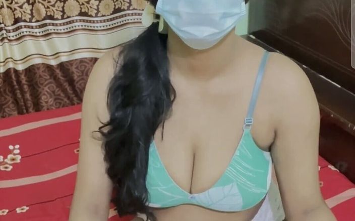 Ena: La ragazza biricchina usa il vibratore e si fa un...