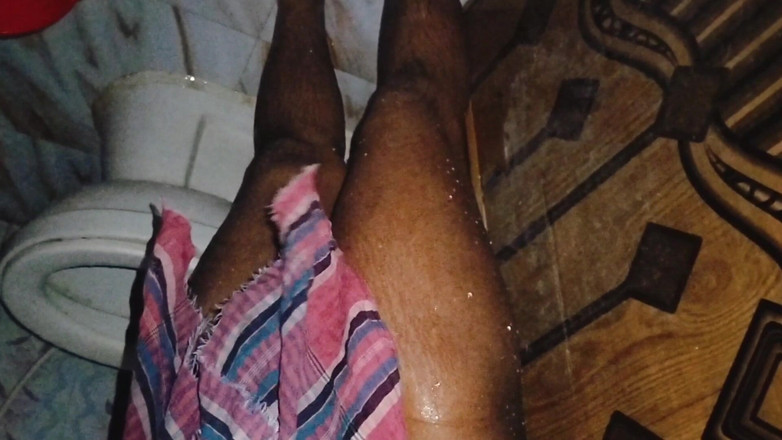 Shopna25: Тітонька красива купається сьогодні, коли я бачив