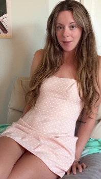 La studentessa viene sorpresa a giocare. Gioco di ruolo!