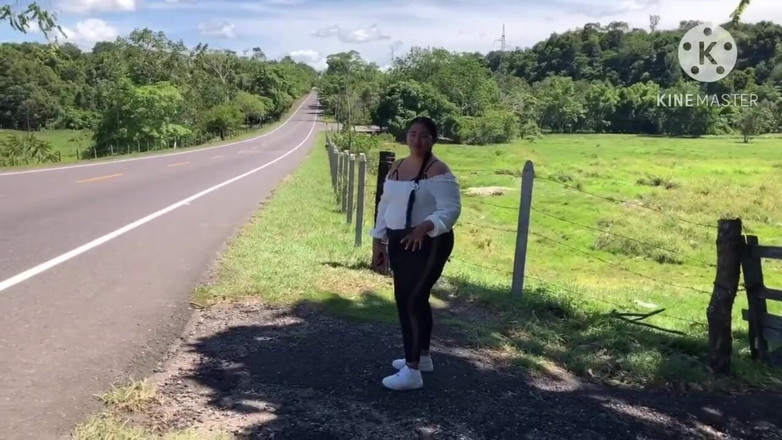 Lexly_16: Un inconnu me baise en échange