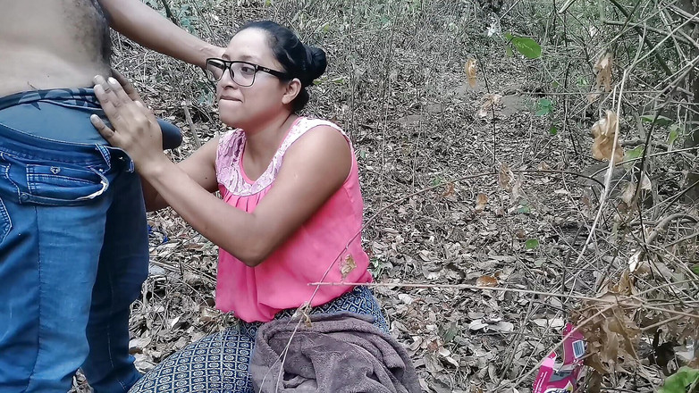 Marys: 她 +18 岁，在户外像一个伟大的人一样乱搞