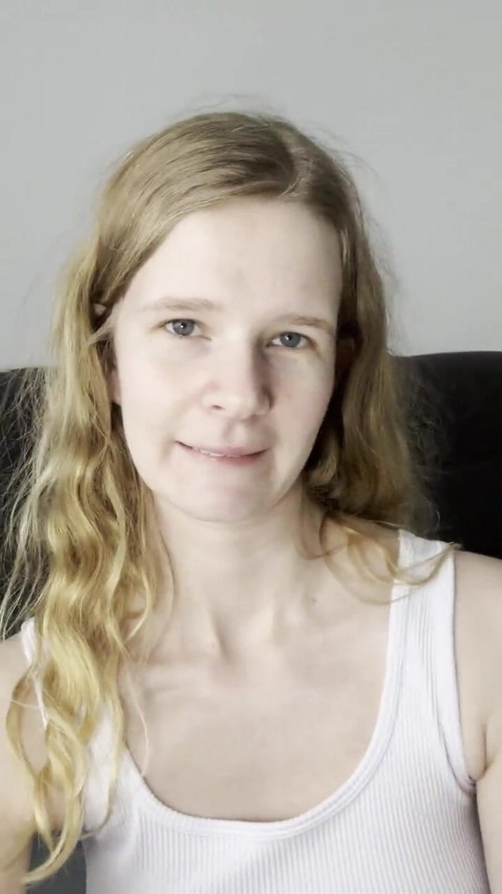 Bikergirl_97: Lo prendo con il dildo della mia matrigna!