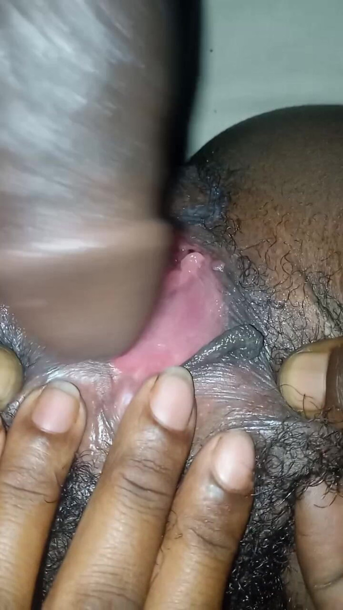 Me and my new slut: Rosa klitoris fitta möter en jätte svart kuk