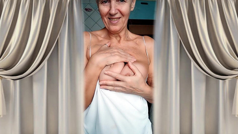 Lukerya: Dona de casa gostosa Lukerya. Diversão online flertando.