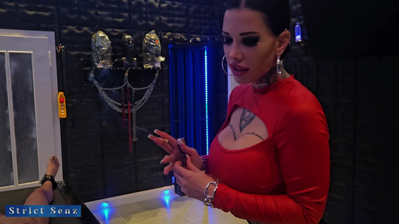 Strict Senz: Slečna Alessa Milano cigaretová fialová hůlka na rack suite teil 2