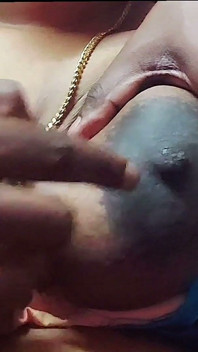 Skutečné přirozené domácí porno páru Horney Indian Marathi