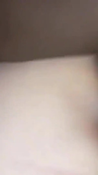 Awek montel berpantat besar Nata4sex rambut tegar menarik thumb gaya doggy dalam pantat saya