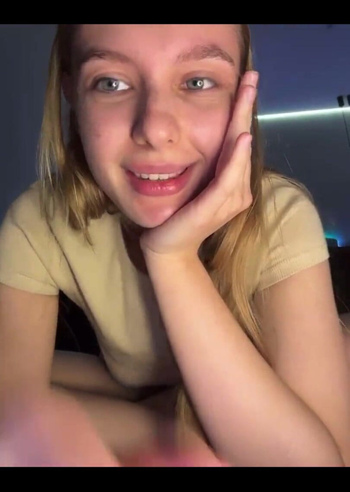 JuiceLussie: Jazda dildo i cipki jebanie