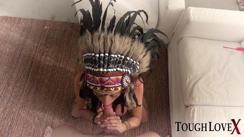 ToughLoveX: Karl Toughlove merge într-o căutare de viziune cu Ariella Ferrera