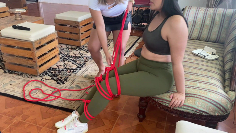 Naty Delgado: nastolatka poniża swoją macochę, aż zapłaci za swój błąd!!! Naty...