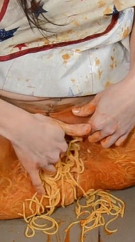Insiden seks anal spaghetti