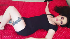 Kndy Kmille: En rentrant du travail à la maison, j’ai un orgasme intense...