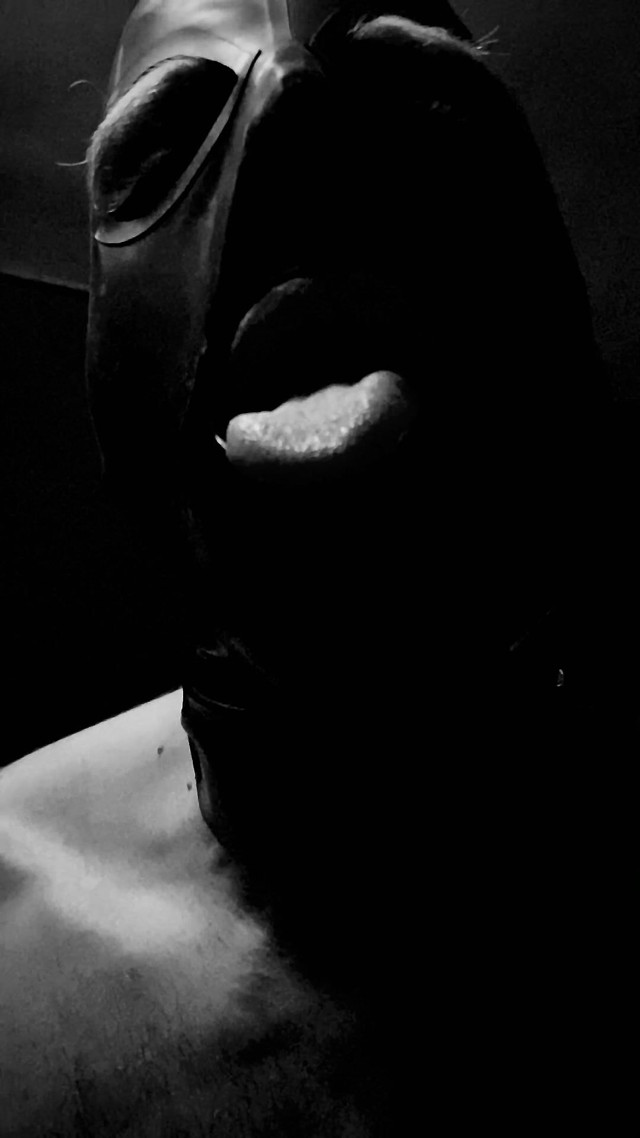 Hot French Student Being Kinky Latex Model (Donshimoda)