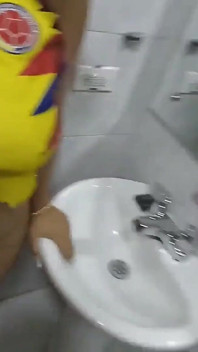 Ma femme va travailler et j’amène ma voisine à forte poitrine et au cul à la maison cela s’est passé aux États-Unis