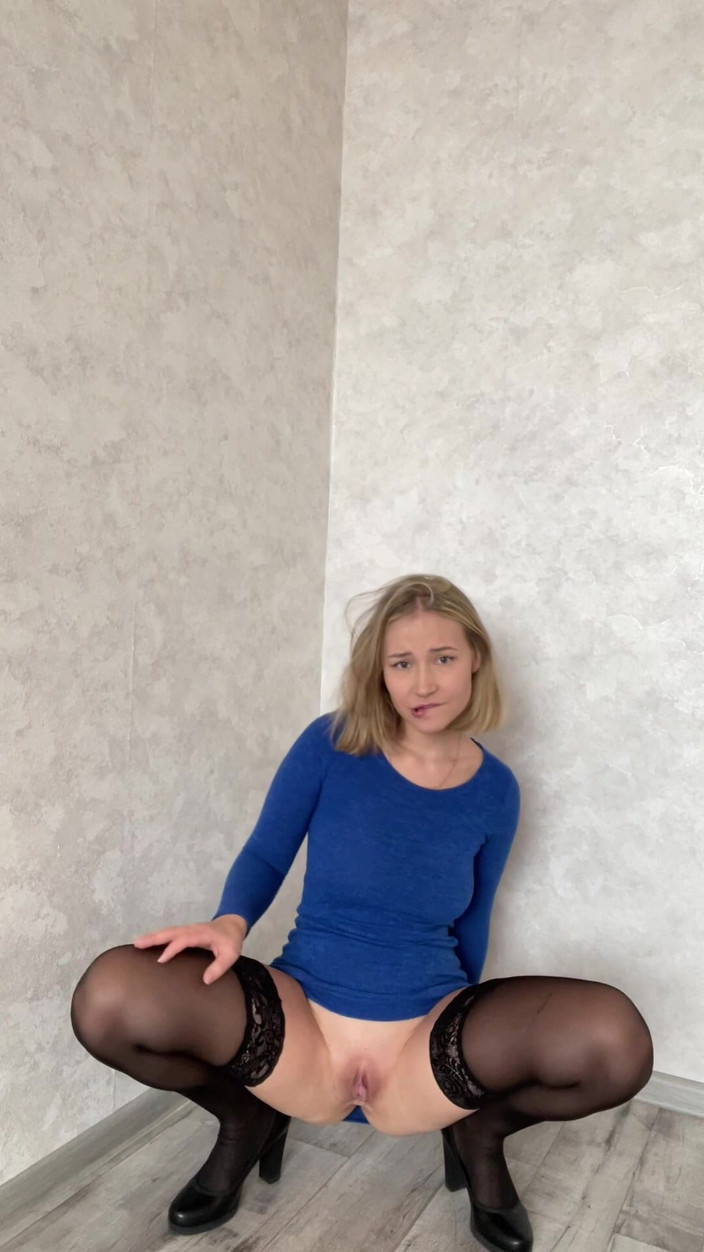 Stacy_via: Kecantikan kencing di lantai dalam sungai besar