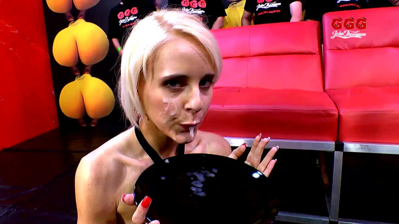 Pornstars fucking Japan Style: Blonde tieners in bukkake blowbang en sperma slikken Ggg John...