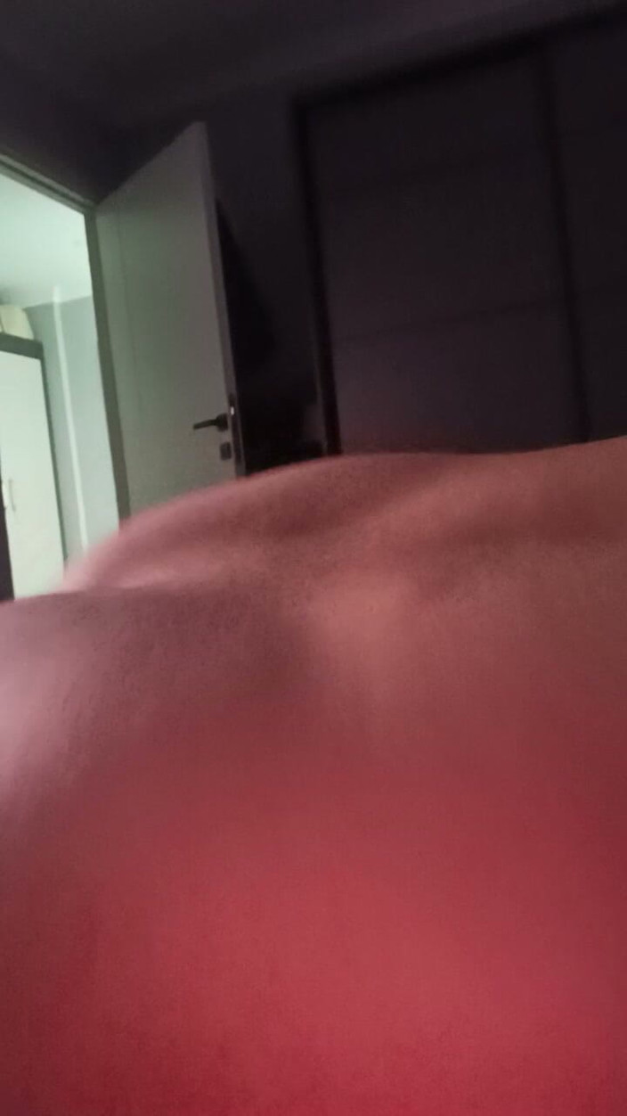 Esmer Tarcin: Me Pone Duro En Mi Cama