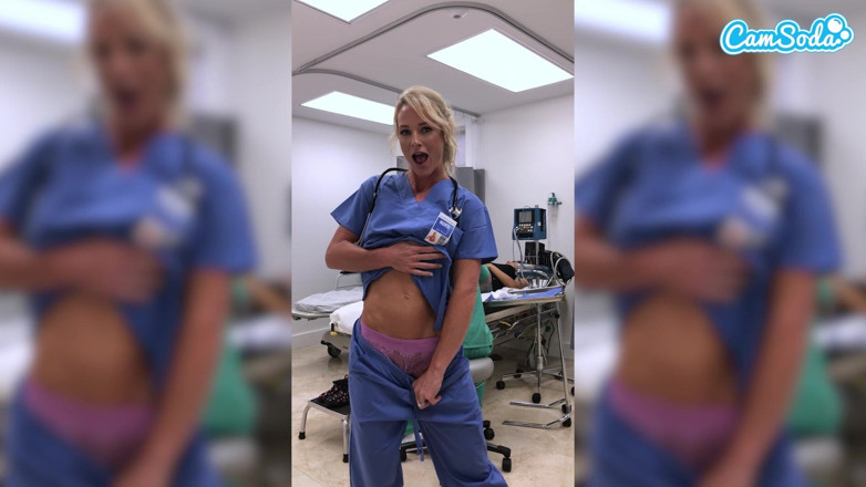 CamSoda: Fit MILF Enfermera Es Despedida Por Masturbarse En El Hospital