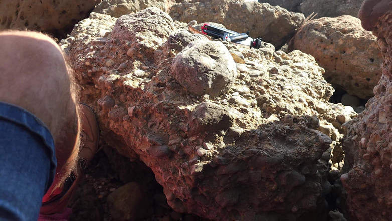 Melody Pleasure: Bercinta cepat di pantai di bawah matahari Spanyol