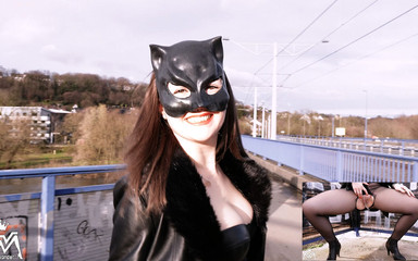 Wet-Wonder: Публічний пісяючий парад #22. Goldregen auf der Brücke