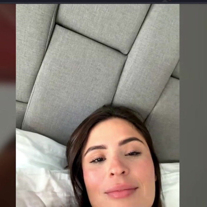 Ayumi Hall: Como Que Me Follen Cuando Estoy En La Cama Justo...