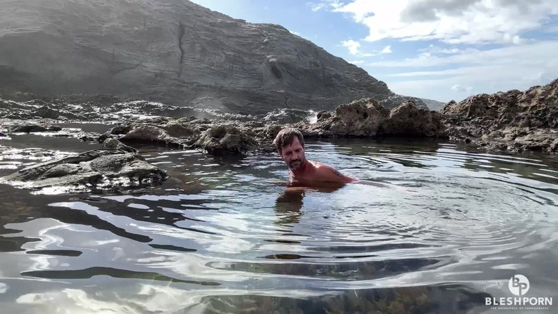 bleshporn: Naturalna naga kąpiel Tim Blesh