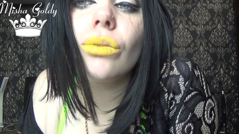 Goddess Misha Goldy: Bacio giallo