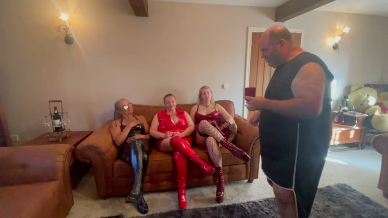 Lanista_Bear: Teaching JOI to One of Our New Students