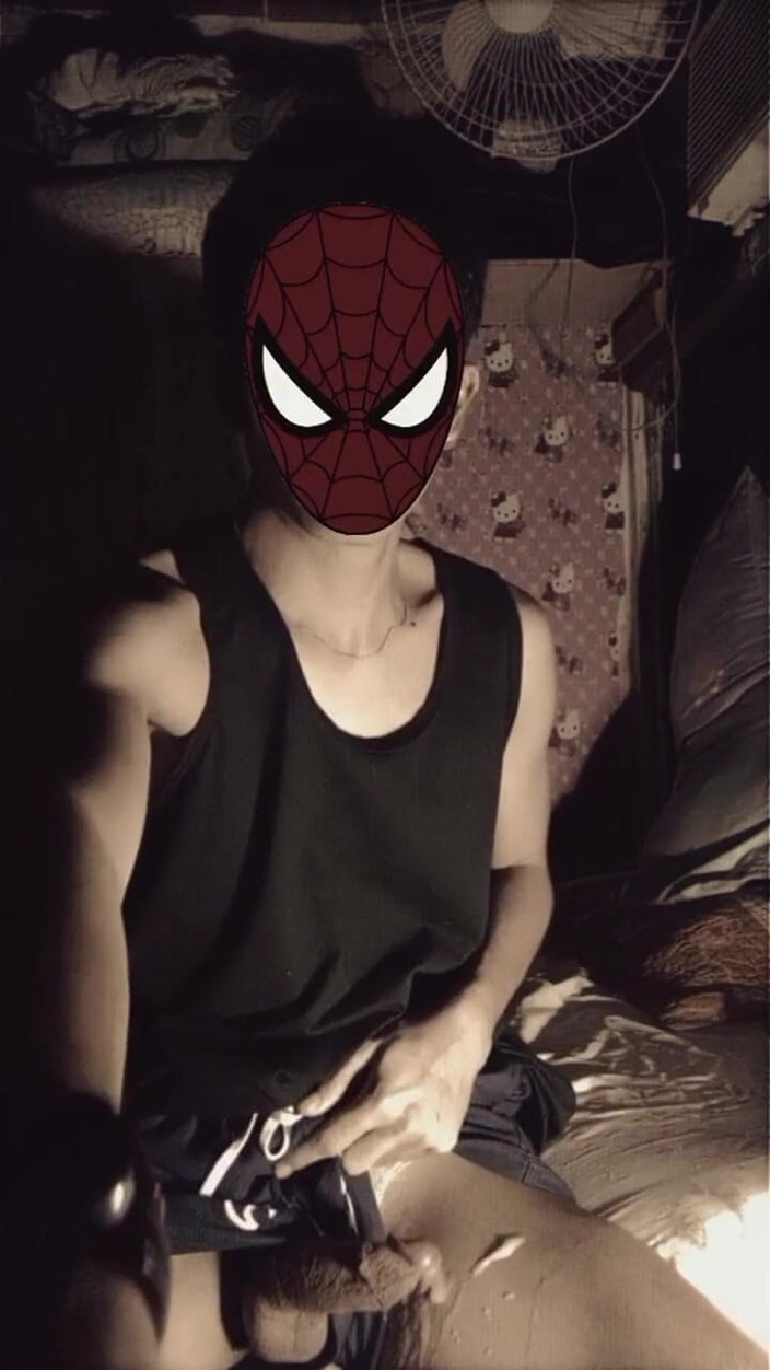 SunflowerBaby: Masturbează-te singură în cameră