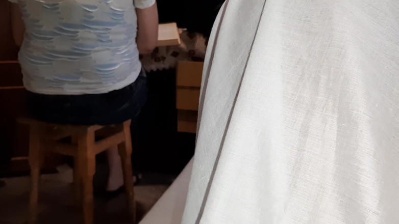 Lesbian-illusion: Während meine freundin für ihre prüfung lernt, spielt unsere nachbarin...