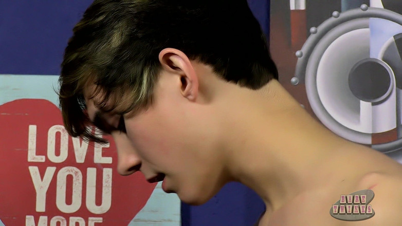 Bare Twinks: 바레백 트윈크를 위한 더블 페이셜