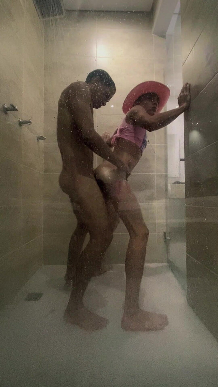 Tomas Styl: Femboy Se Fait Baiser Par Un Inconnu Dans La Salle...