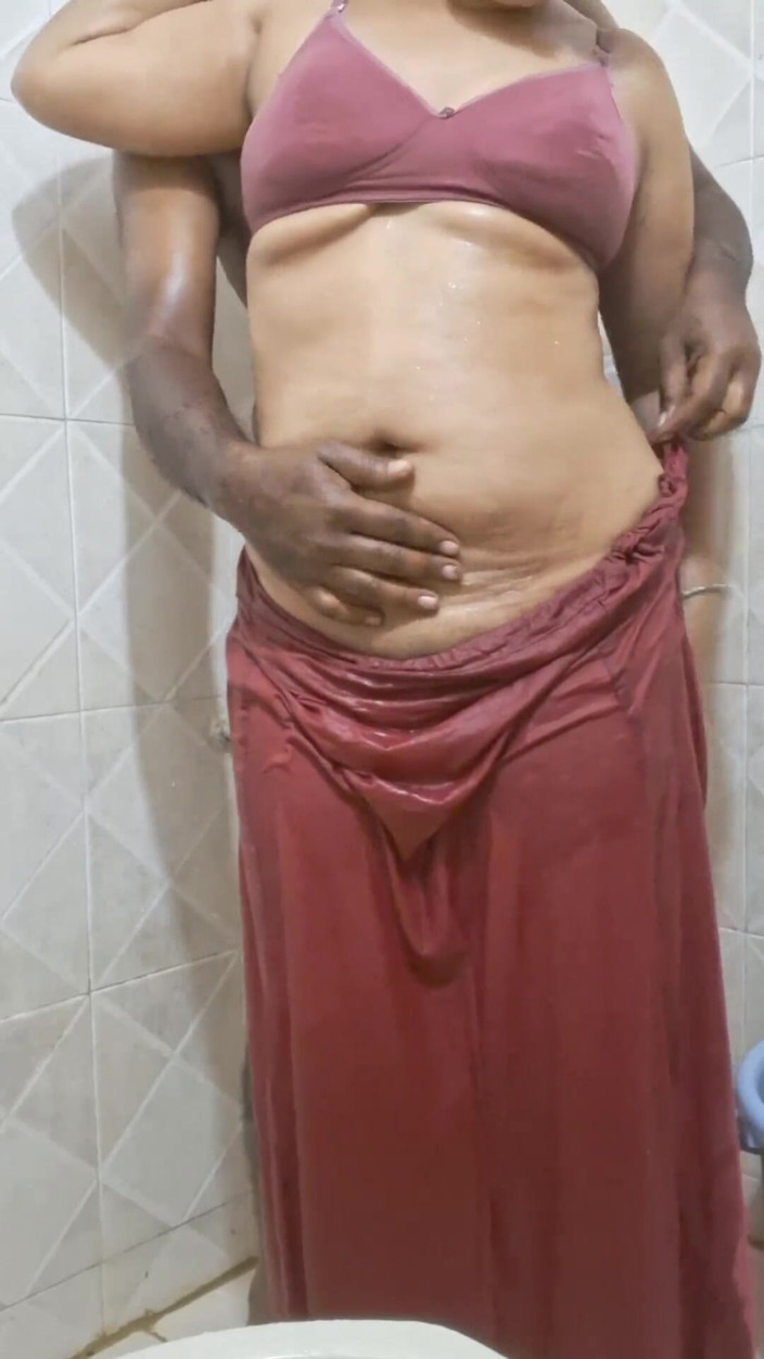 Sexy sindu: En iyi çift banyoda seks