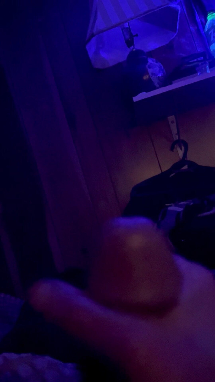 John E Hog: Xem tải này