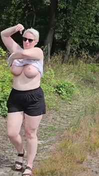 La Primera Vez Completamente Desnudo