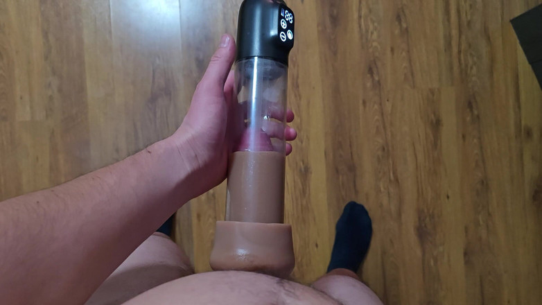 Fap_man93: Jen chvíli po intenzivním orgasmu byla penisová vakuová pumpa plná...