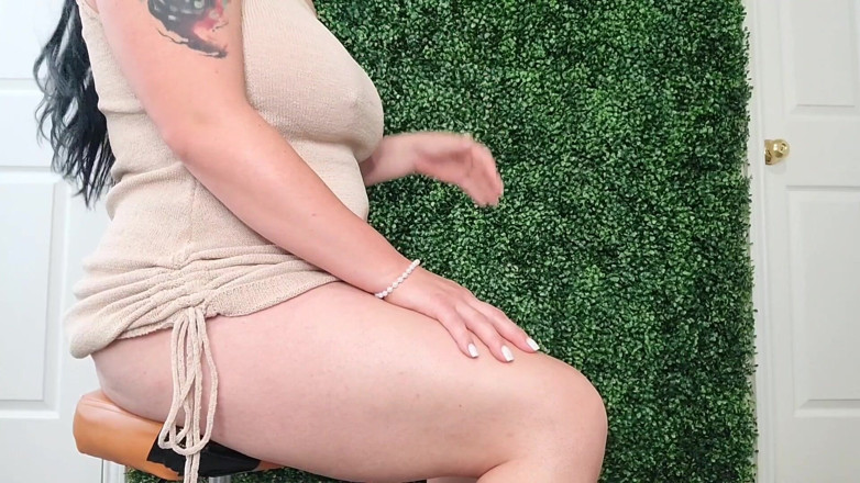 Julia Ryan: 给我操逼的现金