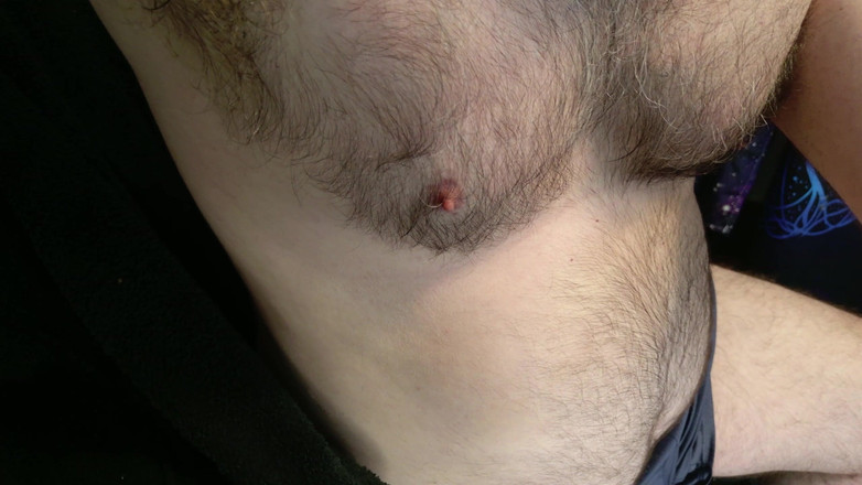 JJ7779: Zahřívání pro živý přenos.