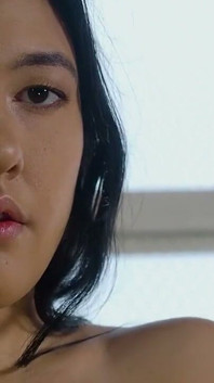 젖은 보지와 섹스하는 Mimi 2 달빛