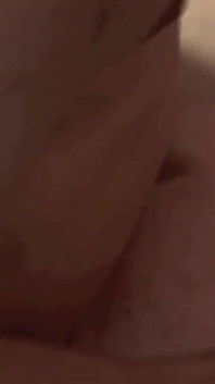 Joven latino follando en casa para sexo caliente
