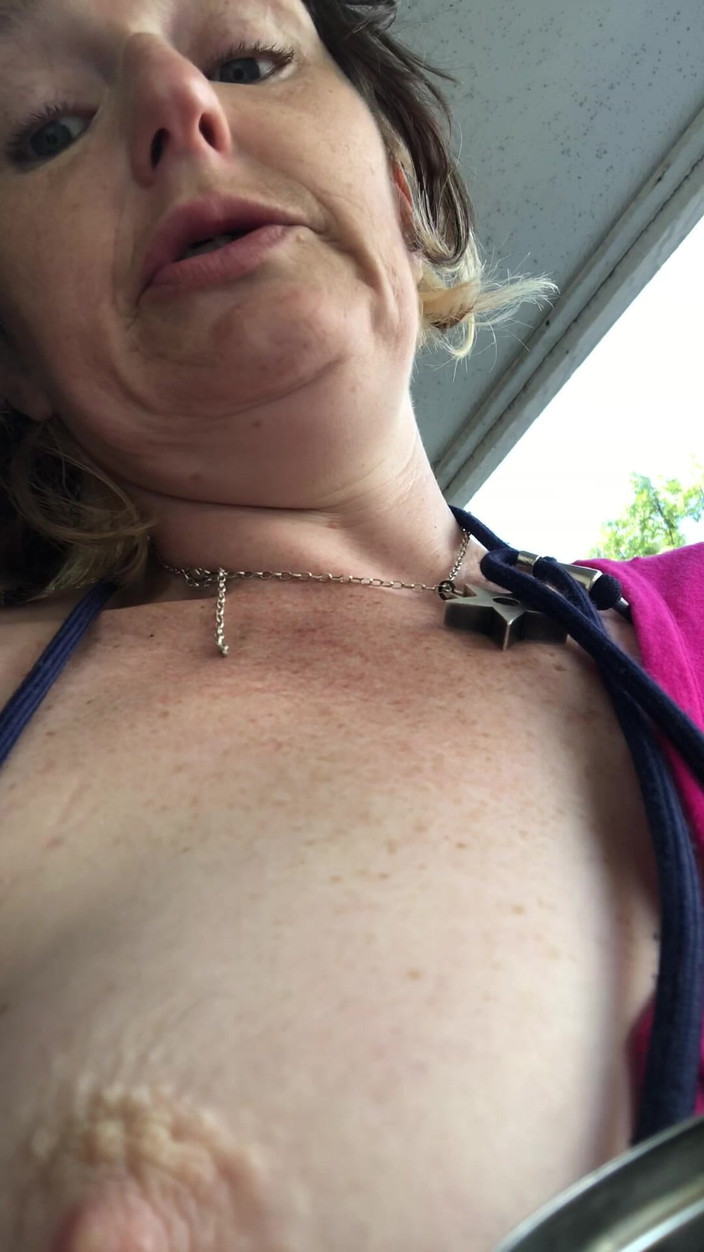 MistressWriggler: Розливаю Чай Про Втрату Моєї Невинності З Великим Чорним Членом В Далласі, Штат Техас