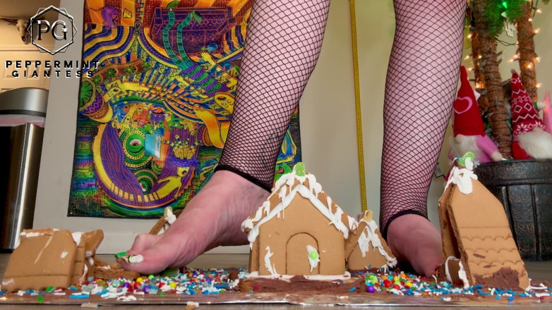 Peppermint Giantess: Giantess Christmas Village Slo-mo Crush Destroying My Gingerbread Houses in...